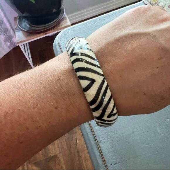 Zebra Stripe Bangle Bracelet - Picture 1 of 4